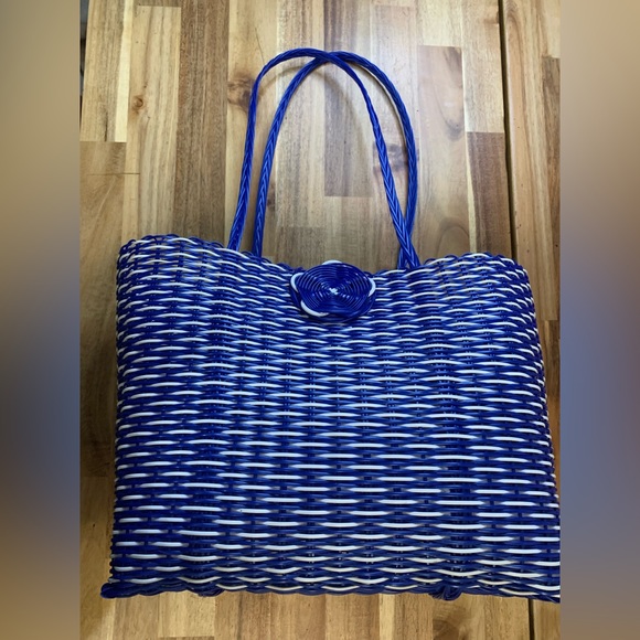 Cesta Basket Tote Bag | NWOT| dimensions are L13 1/2 x 6 1/2W x 11 H - Picture 4 of 7